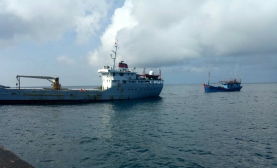 Quảng Ngãi: Đồn Biên phòng Lý Sơn giải cứu ngư dân bị nạn trên biển