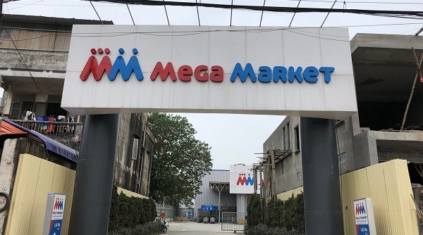 MeGa Market Hoàng Mai xây dựng cột quảng cáo không phép?