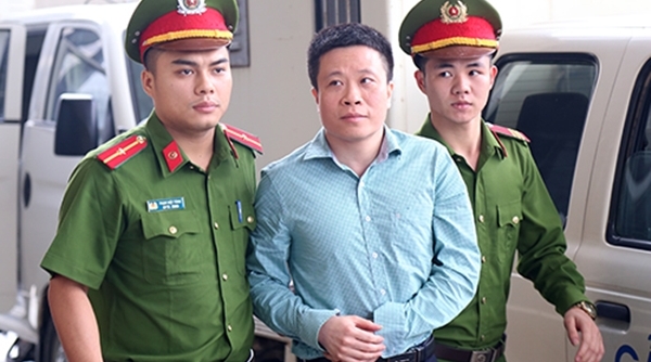Cựu Chủ tịch Oceanbank Hà Văn Thắm bị khởi tố thêm tội mới