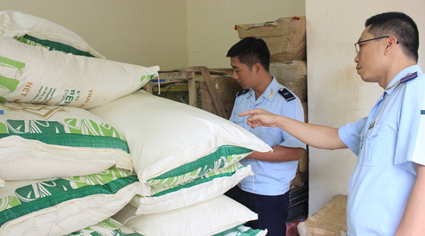 Hải quan Quảng Ninh liên tiếp bắt giữ chả mực, thực phẩm nhập lậu