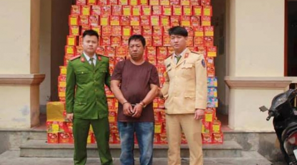 Nghệ An: Bắt quả tang đối tượng vận chuyển 500 kg pháo nổ