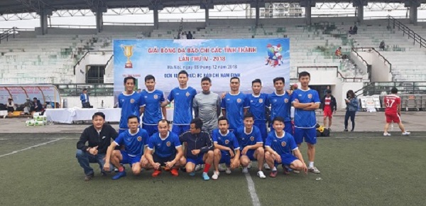 FC Báo chí Nghệ Tĩnh lên ngôi vương sau 4 năm lỡ hẹn