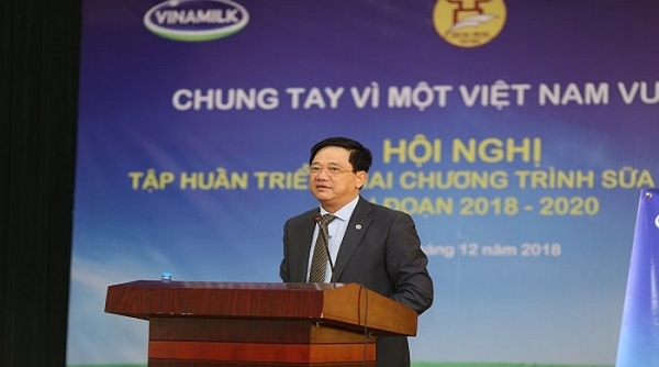 Sữa học đường Hà Nội: Đồng lòng Vì một Việt Nam vươn cao