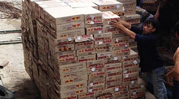 Hà Tĩnh: Thu giữ hơn 200 thùng nước ngọt Redbull "lậu"