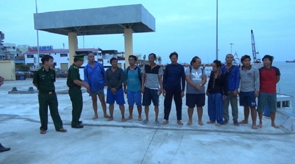 Cứu 10 thuyền viên người nước ngoài gặp nạn trên vùng biển Côn Đảo