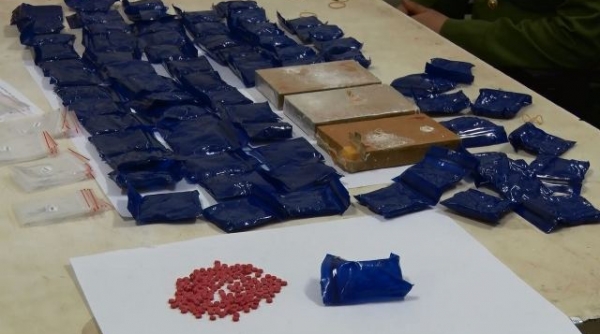 Nghệ An: Bắt đối tượng "ôm" 3 bánh heroin, 14.000 viên ma túy tổng hợp