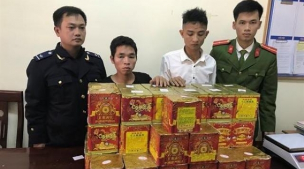 Hải quan Nghệ An: Bắt 2 đối tượng, thu giữ 100 kg pháo