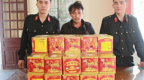 Nghệ An: Bắt đối tượng tàng trữ hơn 60 kg pháo