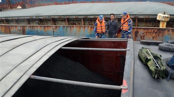 Vùng Cảnh sát biển 1: Tạm giữ 500 tấn than cám không rõ nguồn gốc