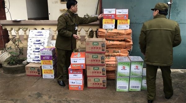 QLTT Lạng Sơn: Thu giữ lô hàng thực phẩm nhập lậu