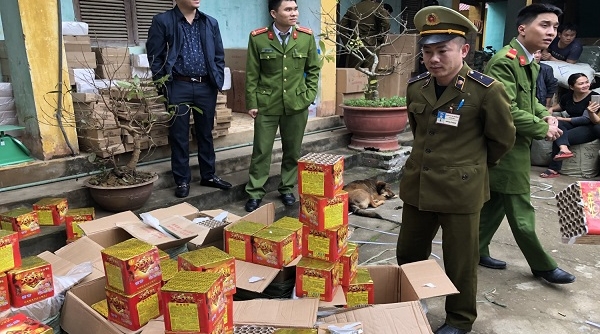 Lạng Sơn: Thu giữ 200 kg pháo nổ loại 36 quả/dàn
