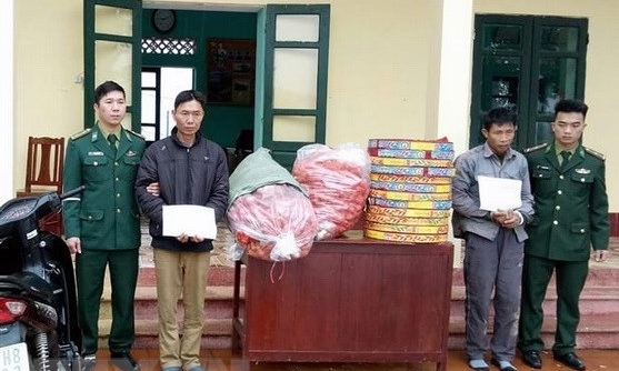 Quảng Ninh: Bắt giữ 2 đối tượng vận chuyển 113kg pháo nổ