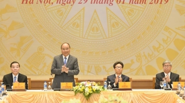 Thủ tướng Nguyễn Xuân Phúc gặp mặt 300 đại biểu trí thức, nhà khoa học