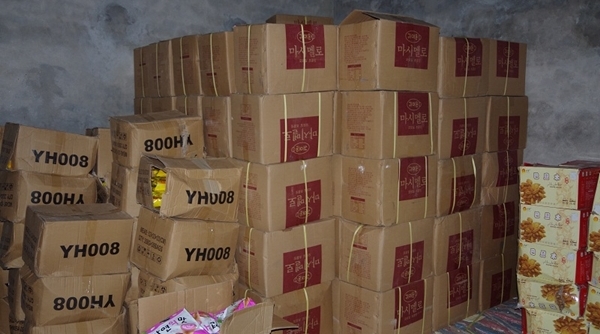 Hưng Yên: Tịch thu hơn 2 tấn bánh kẹo nhập lậu không rõ nguồn gốc