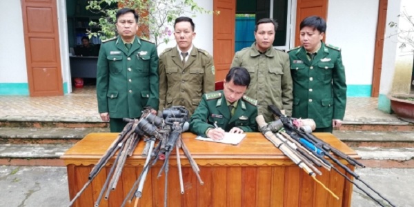 Nghệ An: Đồn Biên phòng Nậm Càn vận động thu hồi 37 khẩu súng tự chế