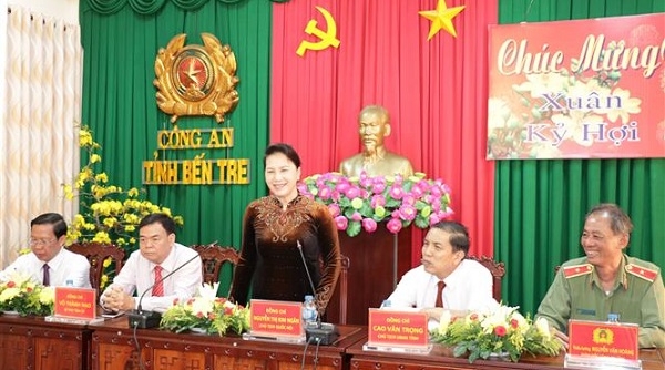 Chủ tịch Quốc hội Nguyễn Thị Kim Ngân chúc Tết Công an và Bộ Chỉ huy BĐBP tỉnh Bến Tre