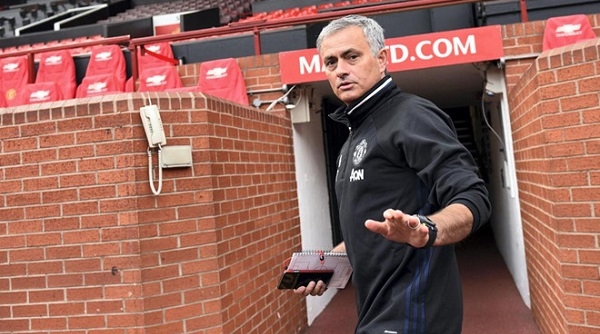 HLV Jose Mourinho bị phạt 1 năm tù vì tội trốn thuế