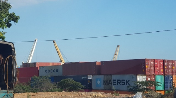Vì sao hàng chục ngàn container phế liệu bị tồn ứ tại các cảng biển?