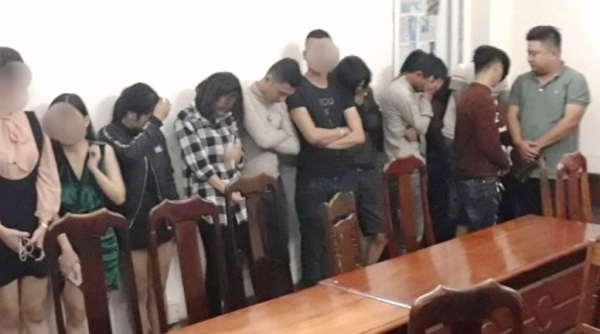 Quảng Nam: Đột kích quán karaoke, bắt quả tang 38 thanh niên “chơi” ma túy