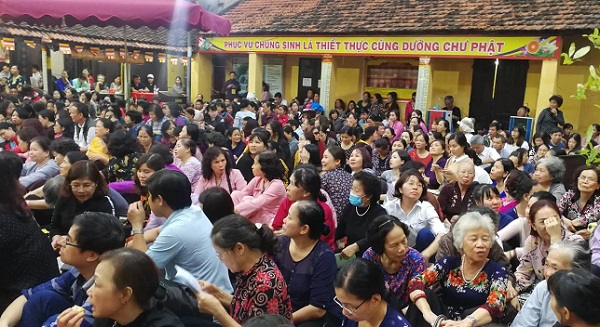 Hà Nội: Yêu cầu cán bộ, công chức không đi lễ hội trong giờ hành chính