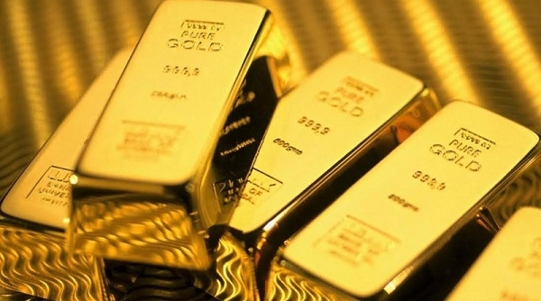 Giá vàng hôm nay: USD giảm mạnh, vàng vọt lên sát đỉnh 9 tháng