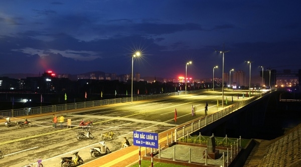 Cầu Bắc Luân II nối Việt Nam - Trung Quốc chuẩn bị thông quan trong tháng 3 tới