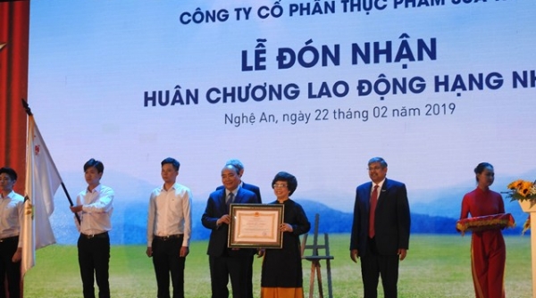Tập đoàn TH đón Huân chương Lao động hạng Nhì và khánh thành nhà máy sản xuất nước tinh khiết