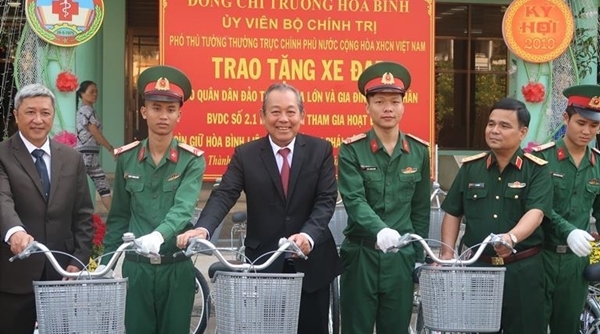 Phó Thủ tướng thăm bệnh viện Quân y 175 nhân kỷ niệm ngày Thầy thuốc Việt Nam