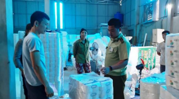Thanh Hóa: Cơ sở sản xuất giấy vệ sinh của con trai chủ tịch xã, giả mạo hàng loạt thương hiệu nổi tiếng