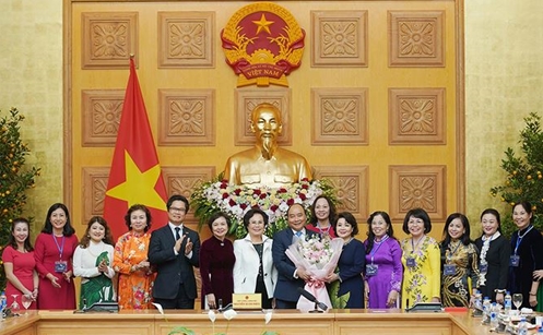 Thủ tướng gặp mặt các nữ doanh nhân tiêu biểu
