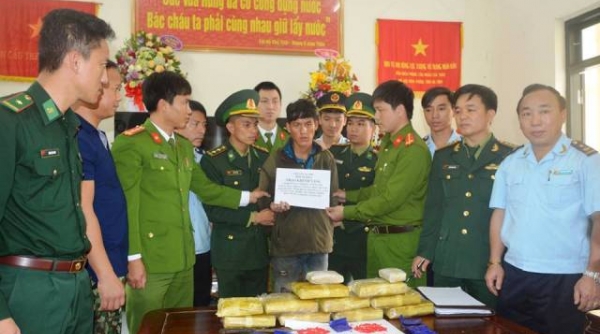 Hà Tĩnh: Bắt đối tượng vận chuyển 60.000 viên ma túy xuyên quốc gia
