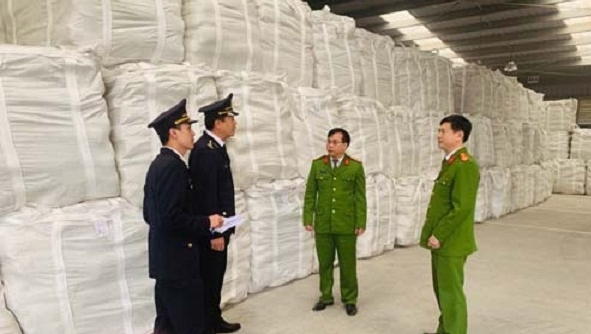 Thanh Hóa: Bắt giữ hơn 18.000 tấn xi măng giả nhãn mác, bao bì của Công ty xi măng Long Sơn