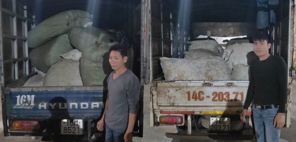 Quảng Ninh: Phát hiện 2 xe ô tô vận chuyển hơn 1,8 tấn ba kích không rõ nguồn gốc