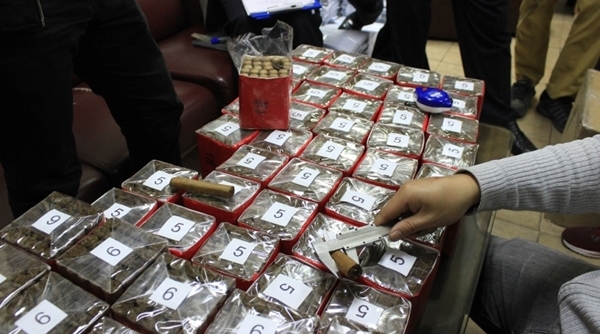 Hà Nội: Phát hiện hơn 1.000 điếu xì gà nhập lậu qua đường hàng không