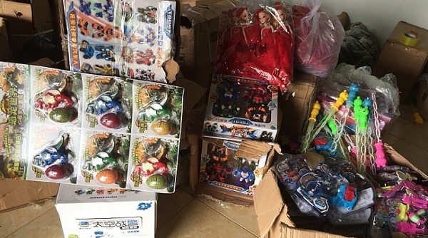 Quảng Ninh: Thu giữ và tiêu hủy hơn 2.000 sản phẩm đồ chơi trẻ em không rõ nguồn gốc
