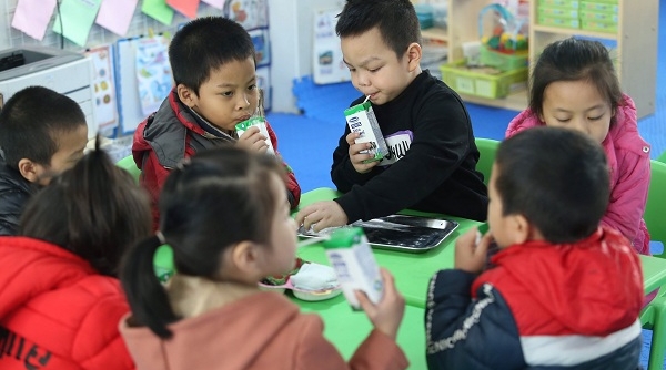 Cộng đồng chung tay vì ‘Ly sữa học đường’ cho trẻ em Thủ đô
