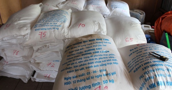 Bắt giữ vụ vận chuyển 5 tấn đường cát từ Campuchia về Việt Nam