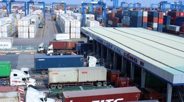 Cảng Cát Lái giảm phí lưu bãi để ‘giải tỏa’ hàng ngàn container phế liệu
