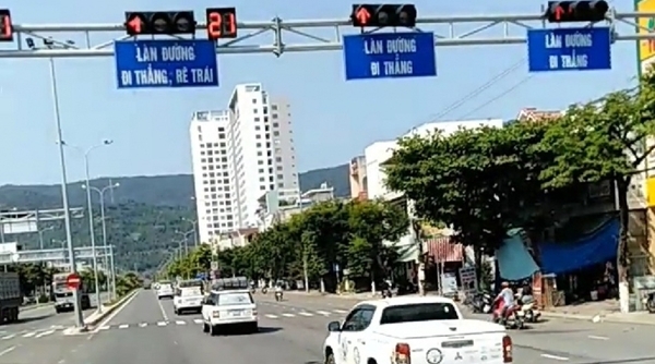 Đà Nẵng: Truy tìm đoàn ô tô ngang nhiên vượt đèn đỏ tại giao lộ