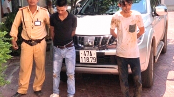 Trộm ô tô bán tải từ Quảng Trị chạy vào Kon Tum thì bị bắt giữ