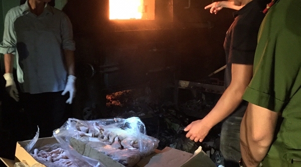 Bắc Giang: Phát hiện 800 kg chân, đùi gà không rõ nguồn gốc