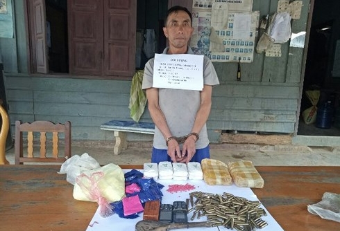 Thanh Hóa: Bắt đối tượng người Lào vận chuyển 12.000 viên ma túy tổng hợp