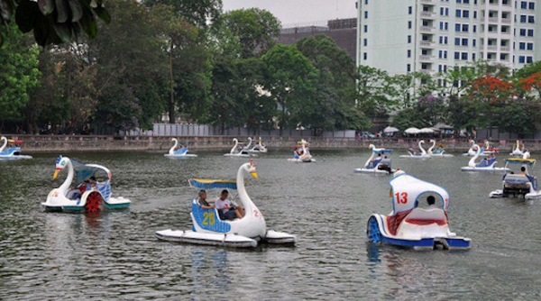 Hà Nội: Dư luận hoài nghi về bãi đỗ xe ngầm trong công viên Thủ Lệ?