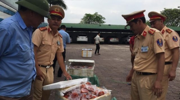 Hà Tĩnh: Hơn 200 kg thịt lợn không rõ nguồn gốc xuất xứ trên xe khách