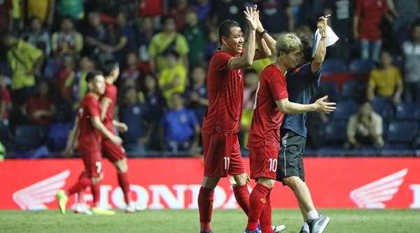 Đánh bại Thái Lan, ĐT Việt Nam thẳng tiến trên bảng xếp hạng FIFA