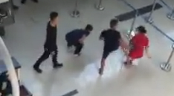 Thanh Hóa: 3 đối tượng bị lãnh án tù vụ hành hung nữ nhân viên hàng không tại sân bay Thọ Xuân