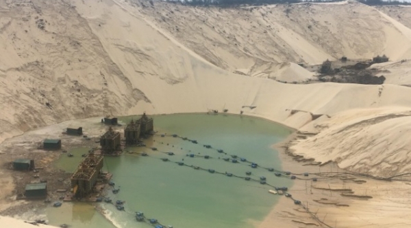 Nghệ An: Sụt cát khi đang khai thác titan, 5 công nhân thương vong