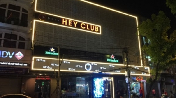 Hà Nội: Bắt giữ đối tượng tàng trữ trái phép chất ma túy tại quán Hey Club