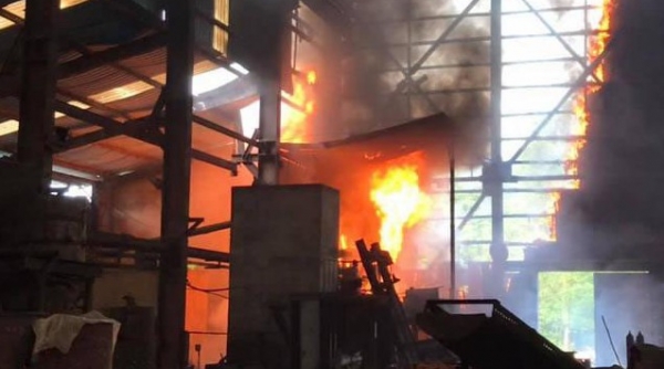 Nghệ An: Cháy lớn tại lò luyện thiếc thuộc Công ty Kim loại màu Nghệ Tĩnh