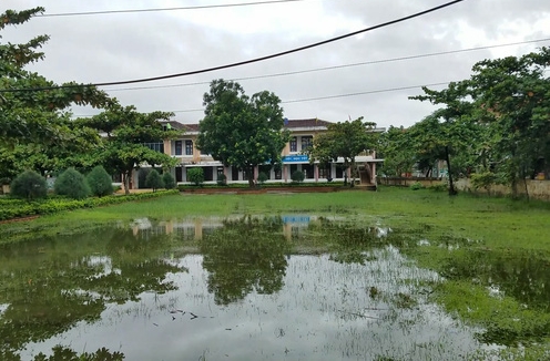 Quảng Bình: Hơn 130 trường hoãn khai giảng do mưa lũ